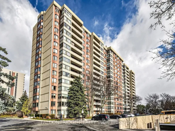 5 Lisa St #203, Brampton, ON L6T 4T4