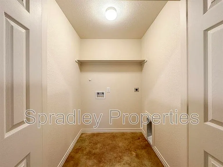1035B Mason Dr — Photo 10