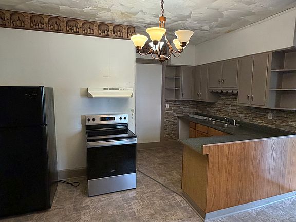 3rd image of 78 E York St #2