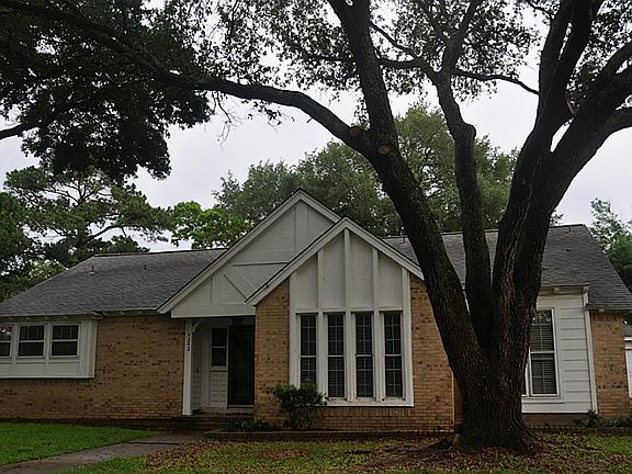 2nd image of 4242 Lake Grove Dr