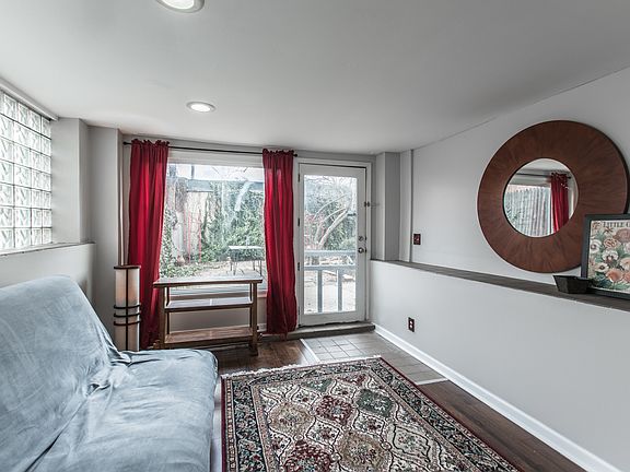 3rd image of 3821 Baltimore Ave