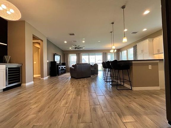 5th image of 4277 NW 57th Ave