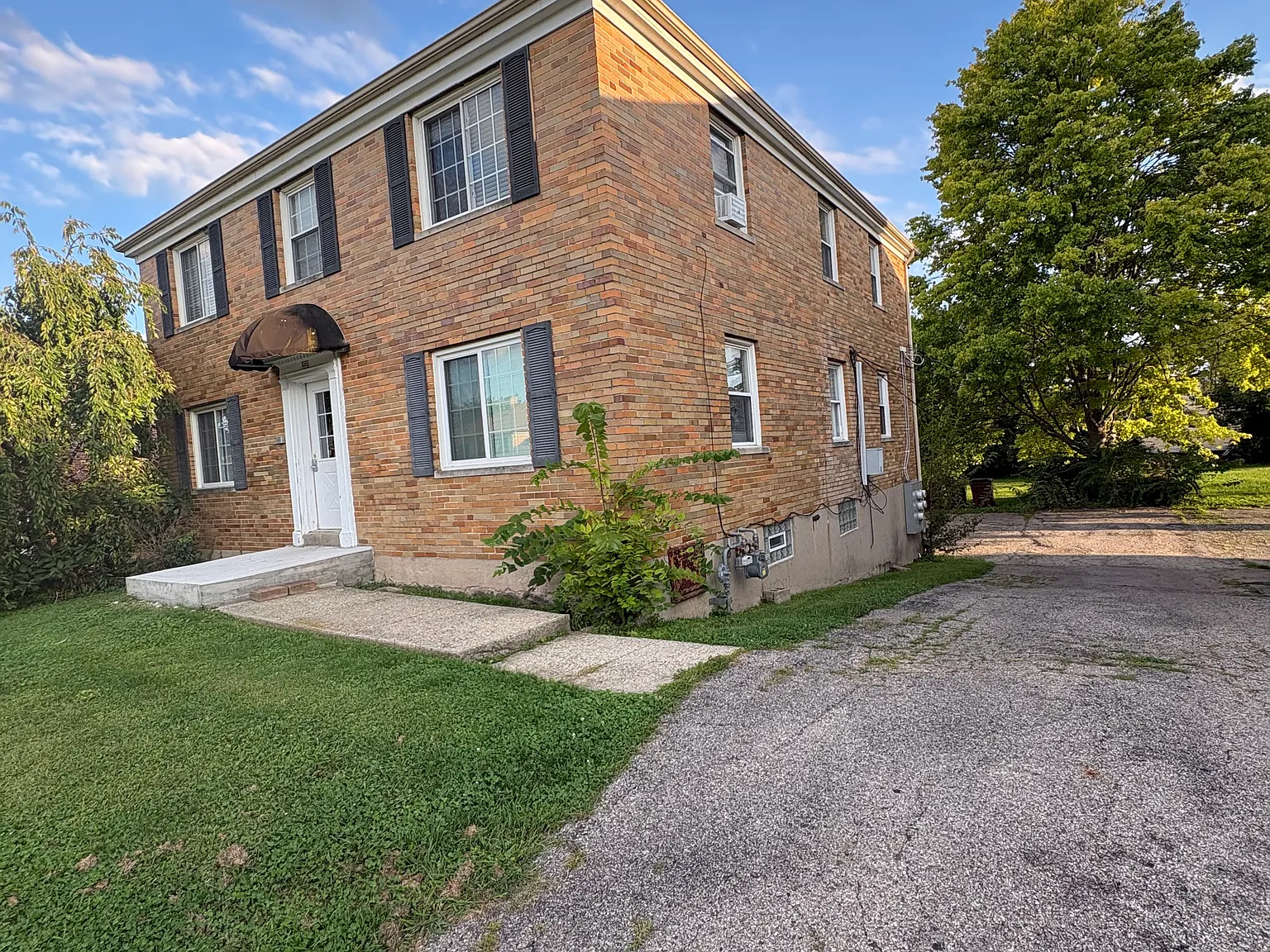 532 Aberdeen Ave — Photo 2