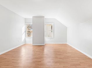 502 4th St #3, Fall River, MA 02721