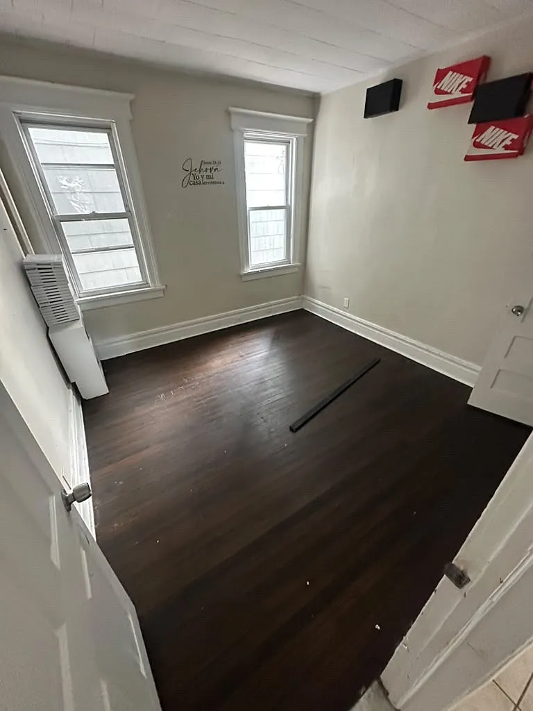 3 bed, $2,050 — Photo 3