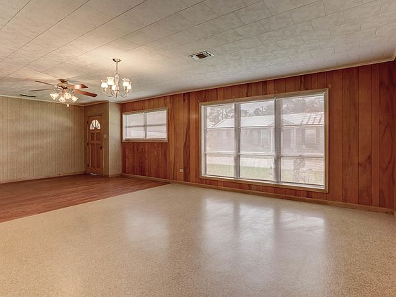 5th image of 767 N Theatre St
