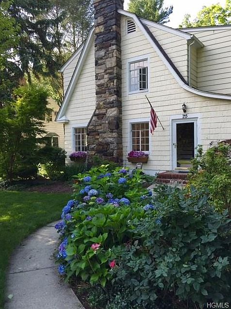 1st image of 145 Hunter Ave