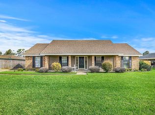 13 Poinsetta Rd, Sulphur, LA 70663