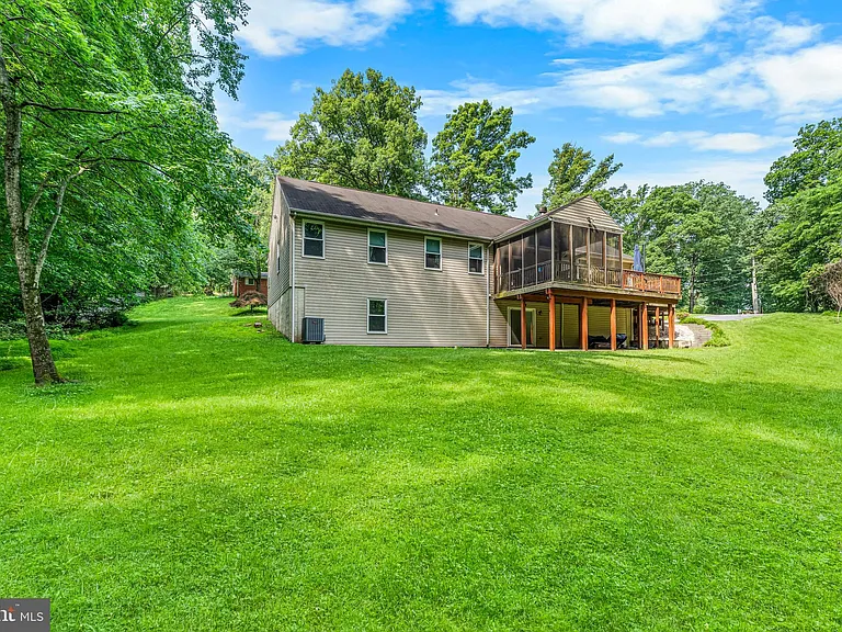 10870 Hammond Dr — Photo 4