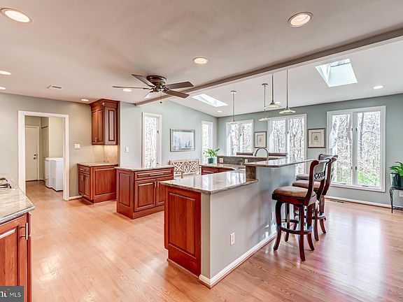 4th image of 9000 Windflower Ln