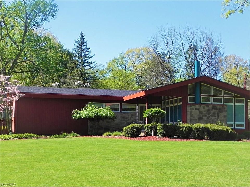 1st image of 68 Redfern Dr