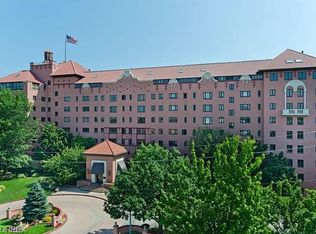 19000 Lake Rd APT 8, Rocky River, OH 44116