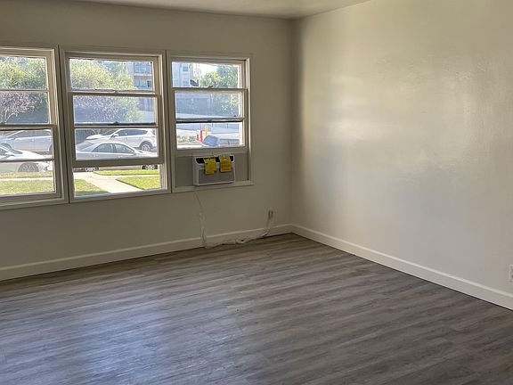 5th image of 2425 Silver Lake Blvd