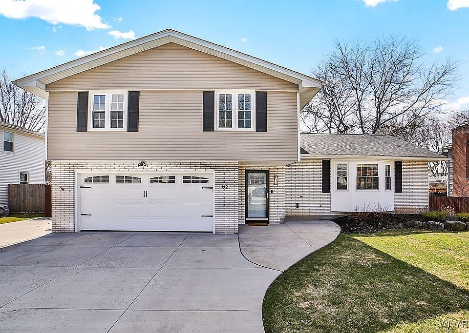 1st image of 62 Pin Oak Cir