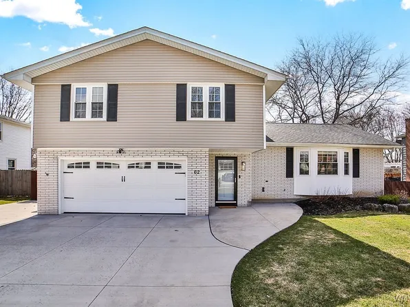 62 Pin Oak Cir, Grand Island, NY 14072