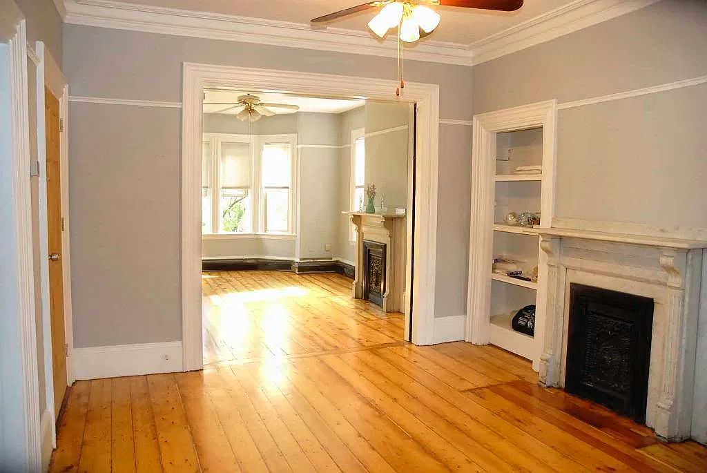 128 Lexington St — Photo 2