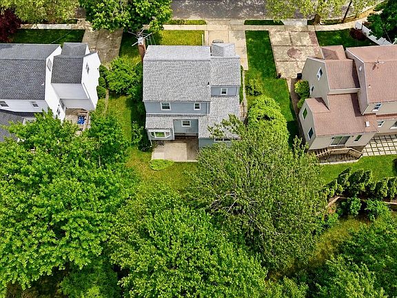 3rd image of 968 Glenwood Road
