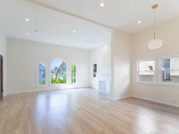 400 N Gardner St #406, Los Angeles, CA 90036