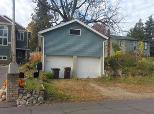 173 Peninsula Rd, Medicine Lake, MN 55441