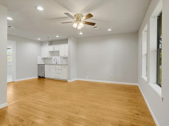 4th image of 1310 W Laurel St