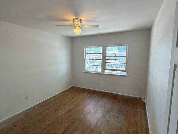 3rd image of 408 E 18th St