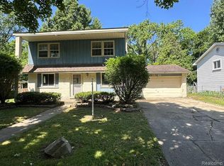 18993 Brentwood St, Livonia, MI 48152