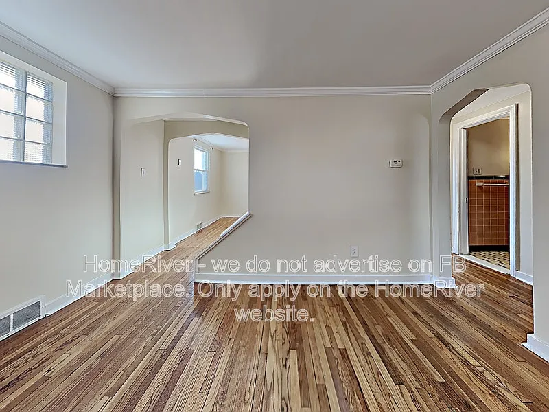 Brentwood — Photo 3