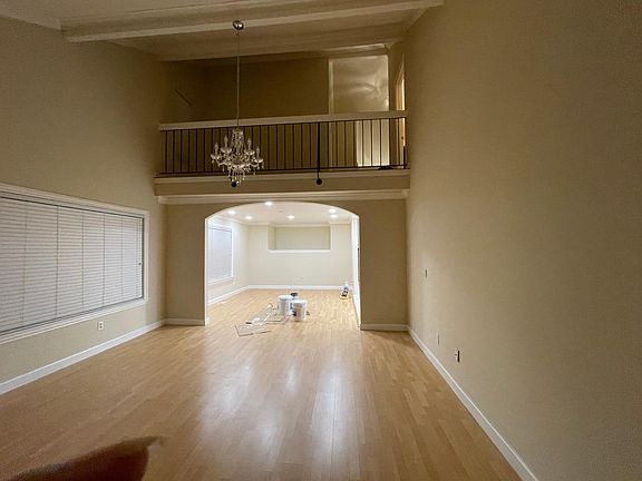 5th image of 4823 Plainfield Dr