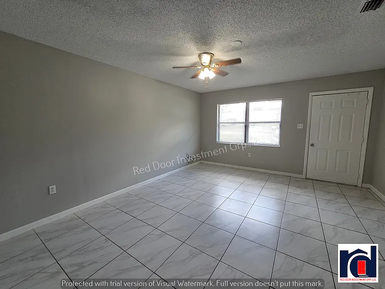 3831 NE 41st St #D — Photo 2