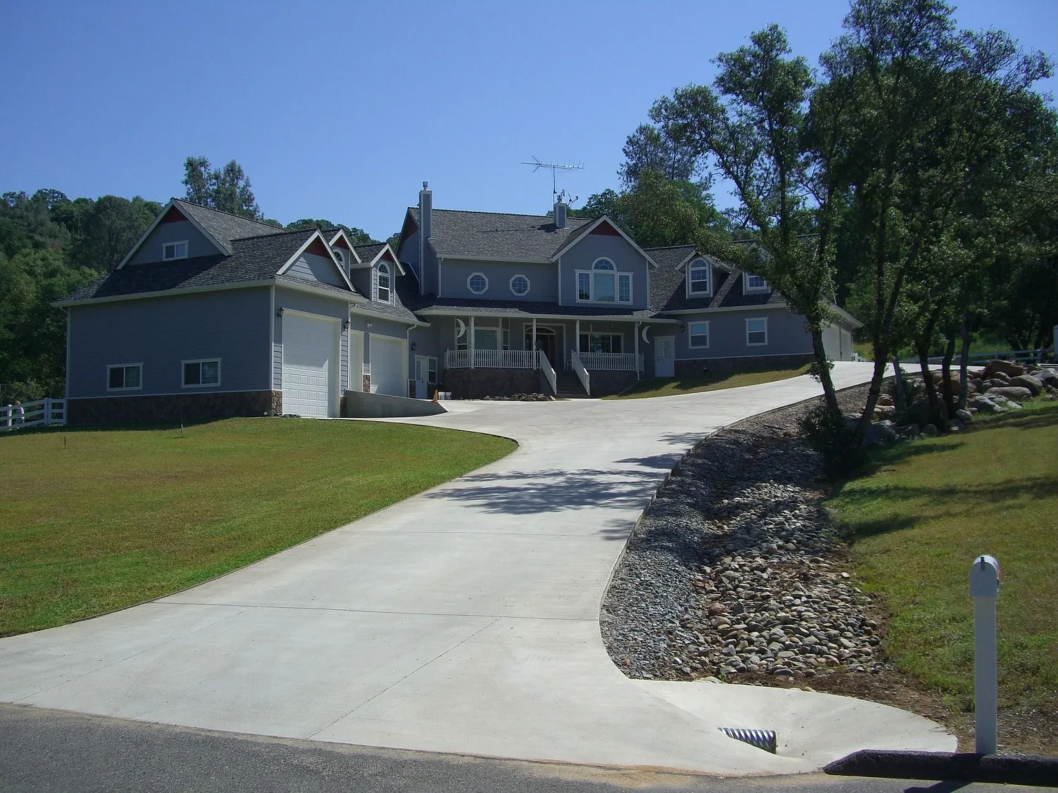 18201 Lambert Lake Rd photo 1