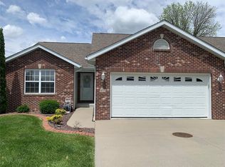 404 Elizabeth Dr, Litchfield, IL 62056