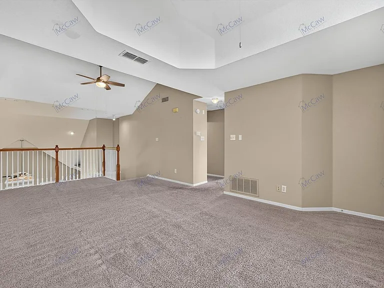 504 Coventry Dr — Photo 11