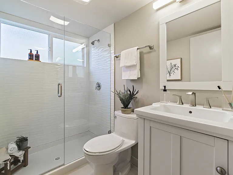 17215 NE 16th Pl — Photo 15