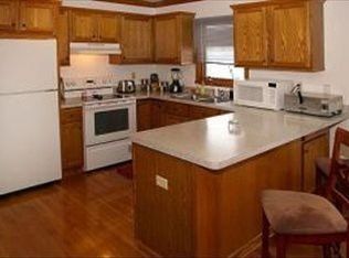 7327 S Countryside Dr, Franklin, WI 53132