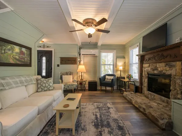 1176 Crab Creek Rd #Id1597499p, Hendersonville, NC 28739