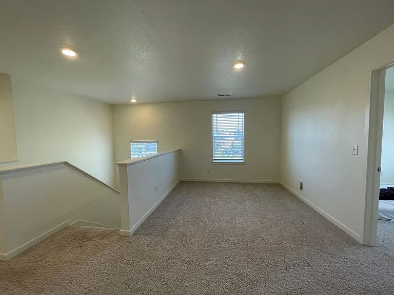 2224 Rosette Ln — Photo 23
