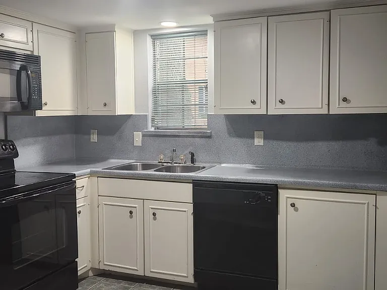 6029 E University Blvd #110 — Photo 19
