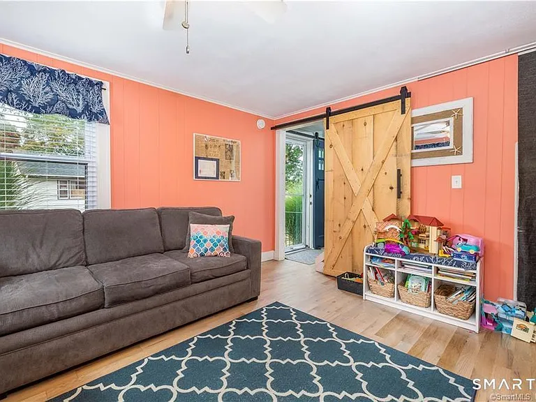 4 Elinor Rd — Photo 14