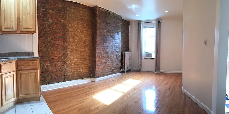 Rented by Warren T Real Estate Corp. | media 80