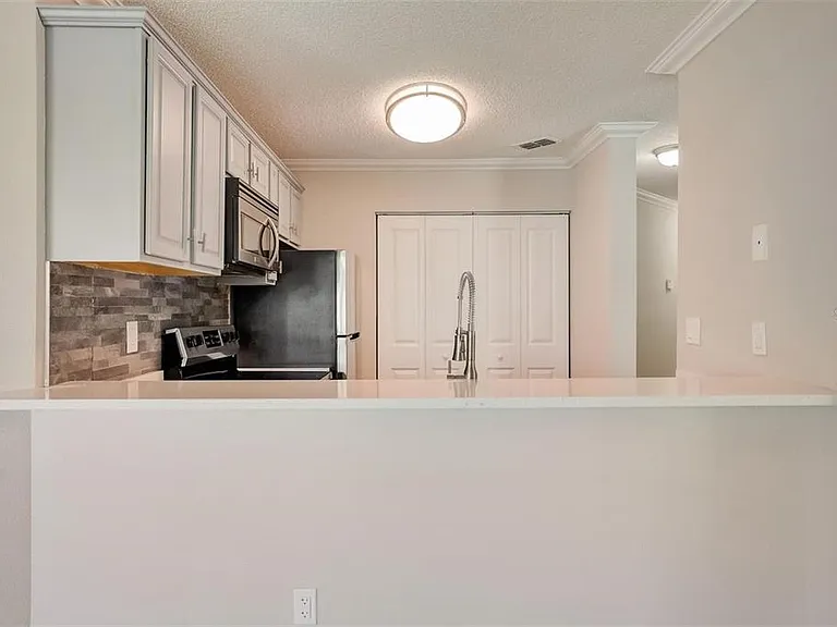 2556 Woodgate Blvd #101 — Photo 10