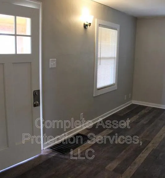7326 Taft St — Photo 4