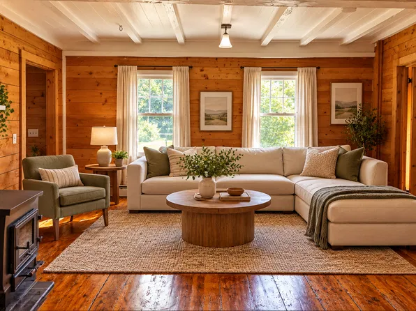 33 Carmichael Ln, Charlestown, RI 02813