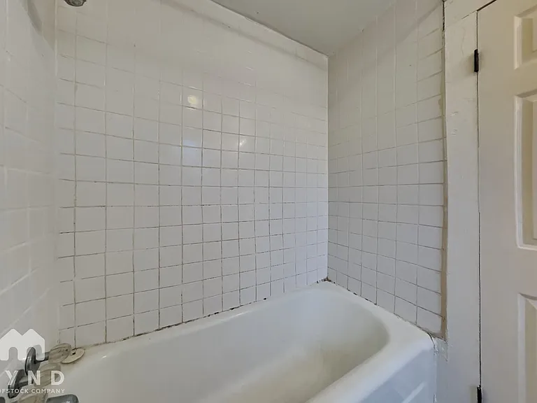 2963 Spencer St — Photo 14