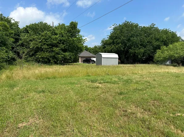 664 W Gould St, Pilot Point, TX 76258