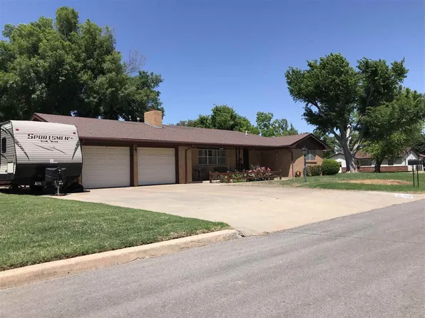 2216 Oak Ave, Woodward, OK 73801