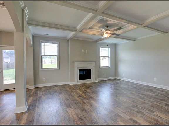 5th image of 120 Derby Dr