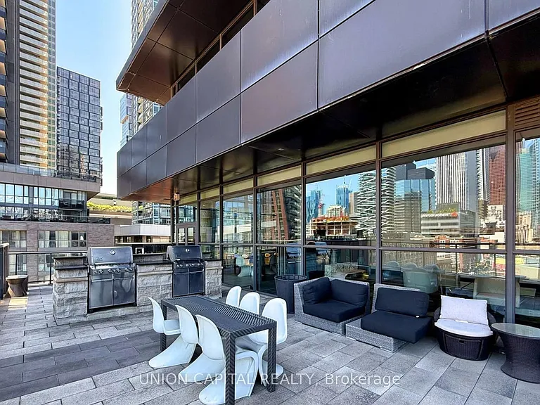 290 Adelaide St W #2406 — Photo 16