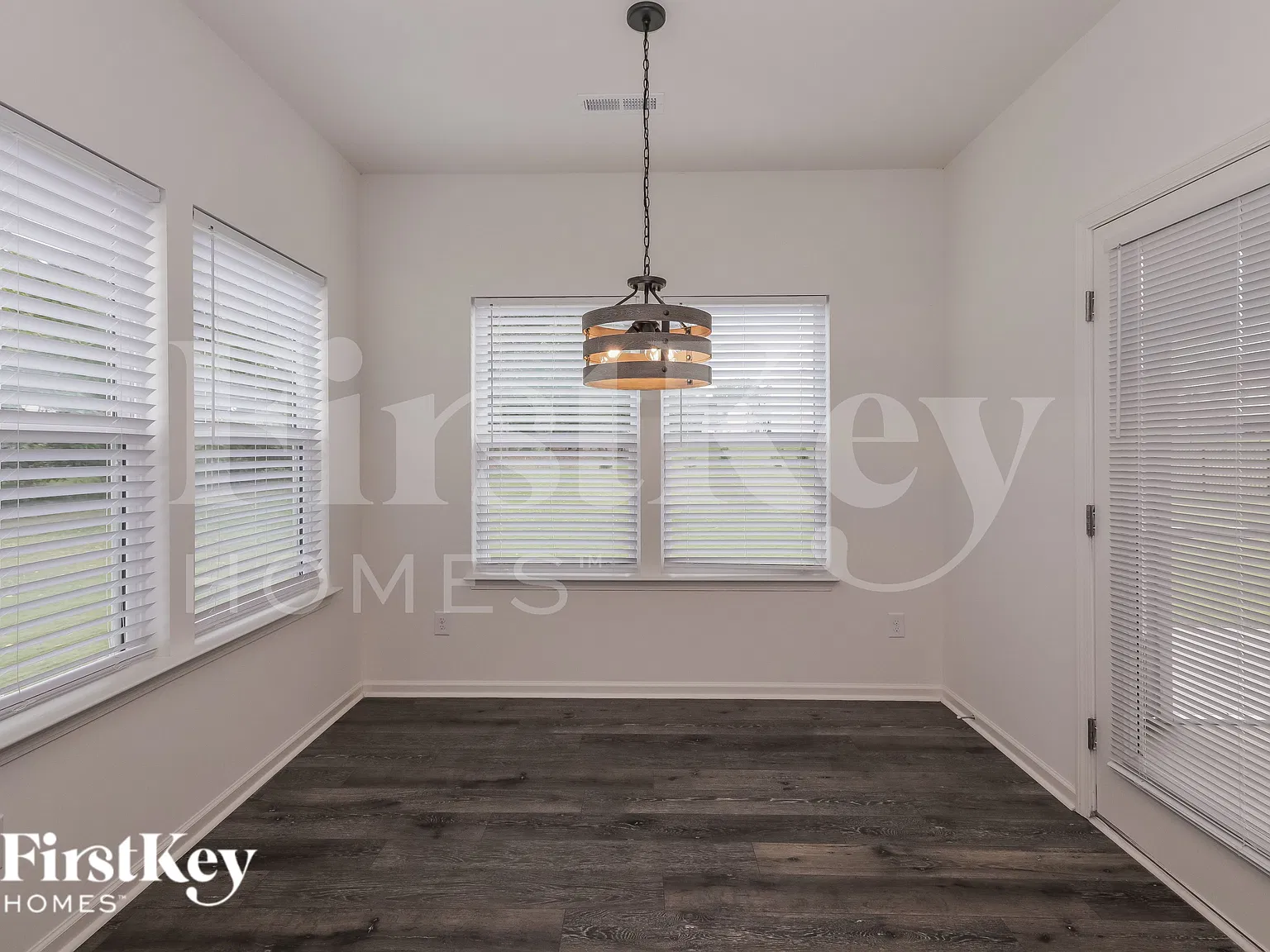 3 bed, 3.0 bath, 2236 sqft, $2,710 — Photo 4
