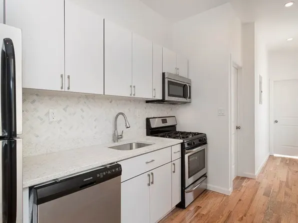 552 Gates Avenue image 1 of 6