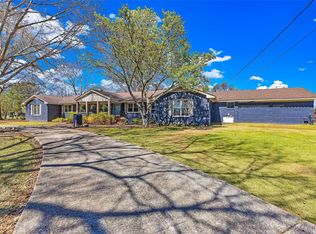 201 Greencrest Ln, Prattville, AL 36067